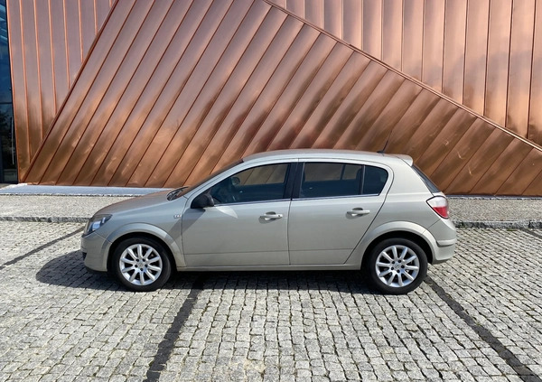 Opel Astra cena 6900 przebieg: 253000, rok produkcji 2005 z Żory małe 79